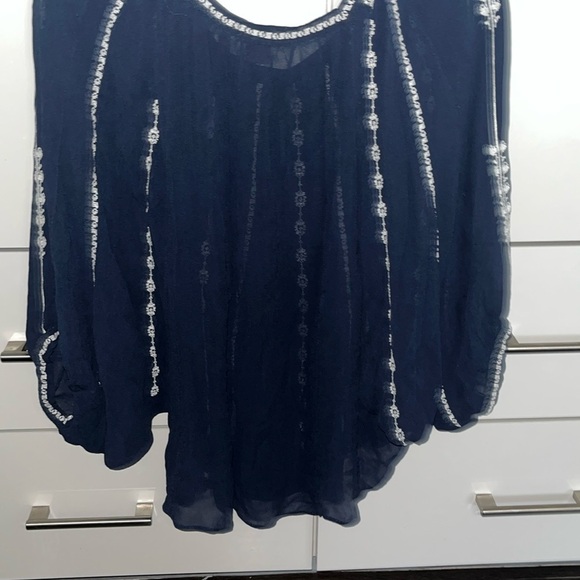 Elegant Navy & White Embroidered Womans Sz S  Blousr by Lucky Brand - Picture 2 of 5